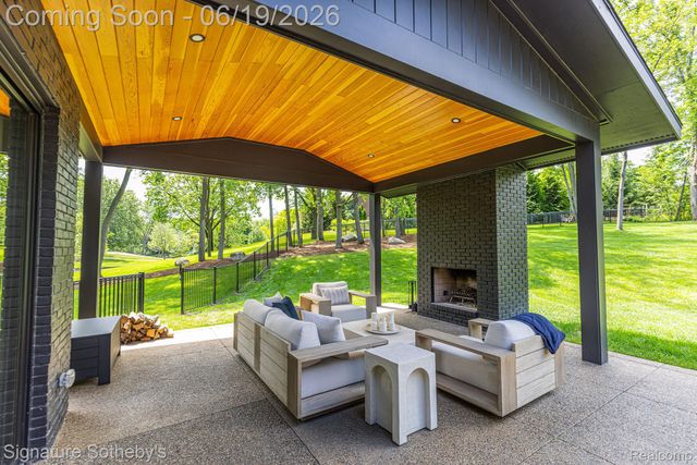 4340 Charing Cross Road, Bloomfield Hills, MI 48304