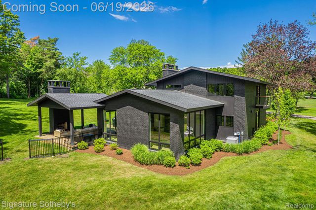 4340 Charing Cross Road, Bloomfield Hills, MI 48304