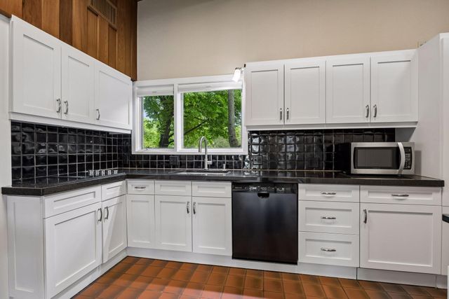 2211 S Hill Lane, Saint Louis Park, MN 55416
