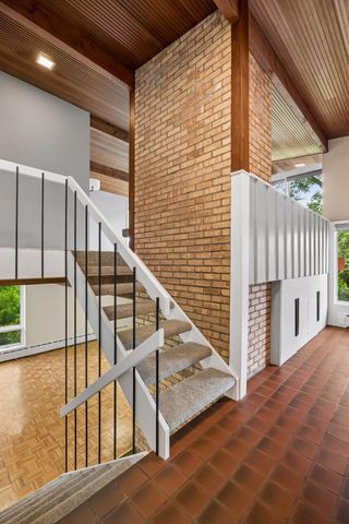 2211 S Hill Lane, Saint Louis Park, MN 55416