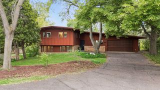 2211 S Hill Lane, Saint Louis Park, MN 55416