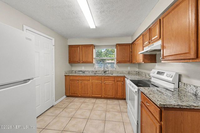 553 CLERMONT Avenue S, Orange Park, FL 32073