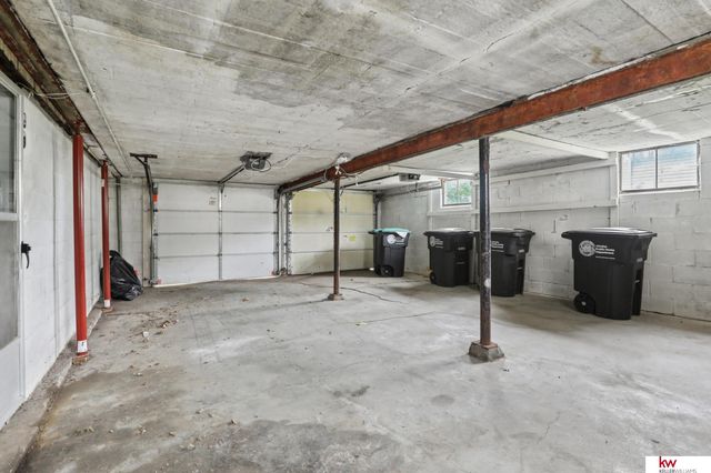 3440 Curtis Avenue, Omaha, NE 68111