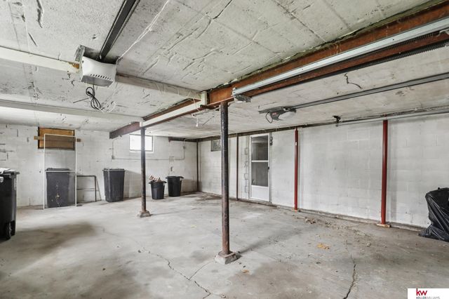 3440 Curtis Avenue, Omaha, NE 68111