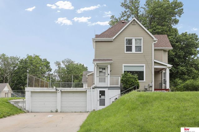 3440 Curtis Avenue, Omaha, NE 68111