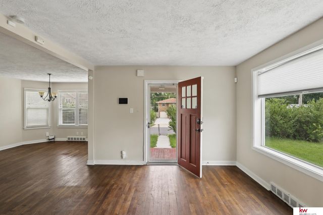 3440 Curtis Avenue, Omaha, NE 68111