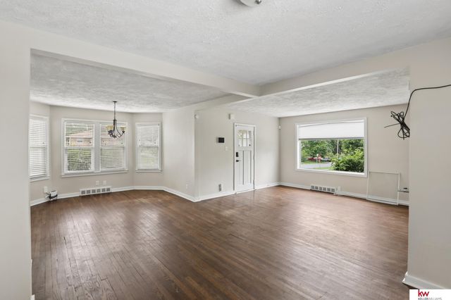 3440 Curtis Avenue, Omaha, NE 68111