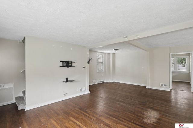 3440 Curtis Avenue, Omaha, NE 68111