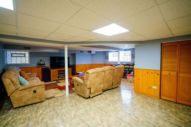 3534 N Nora Avenue, Chicago, IL 60634