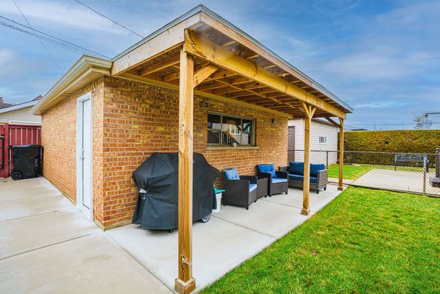 3534 N Nora Avenue, Chicago, IL 60634