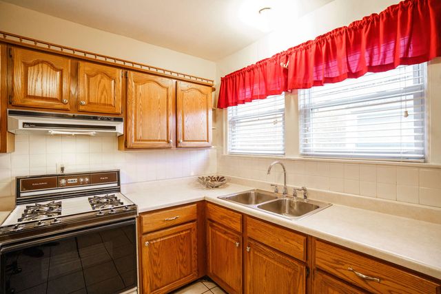 3534 N Nora Avenue, Chicago, IL 60634