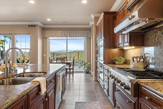 3222 Sitio Oceano, Carlsbad, CA 92009