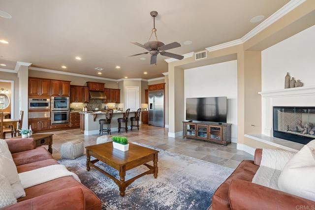 3222 Sitio Oceano, Carlsbad, CA 92009