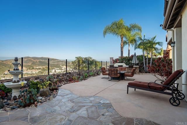 3222 Sitio Oceano, Carlsbad, CA 92009