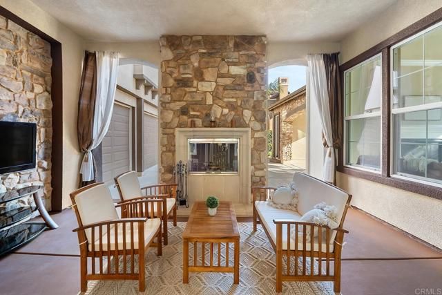 3222 Sitio Oceano, Carlsbad, CA 92009