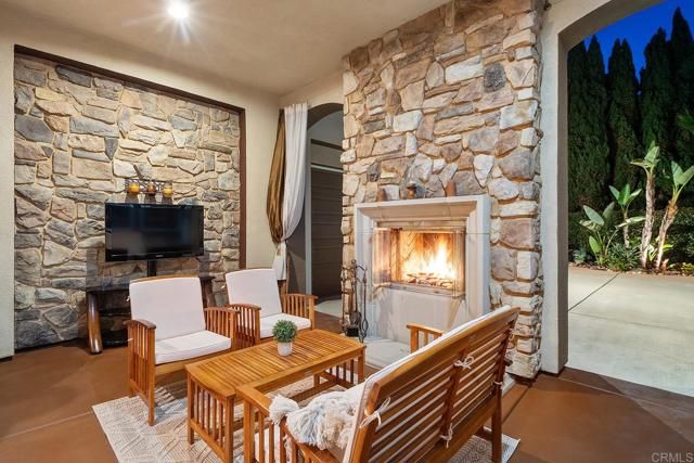 3222 Sitio Oceano, Carlsbad, CA 92009