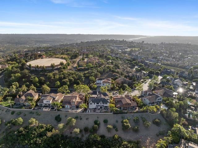 3222 Sitio Oceano, Carlsbad, CA 92009