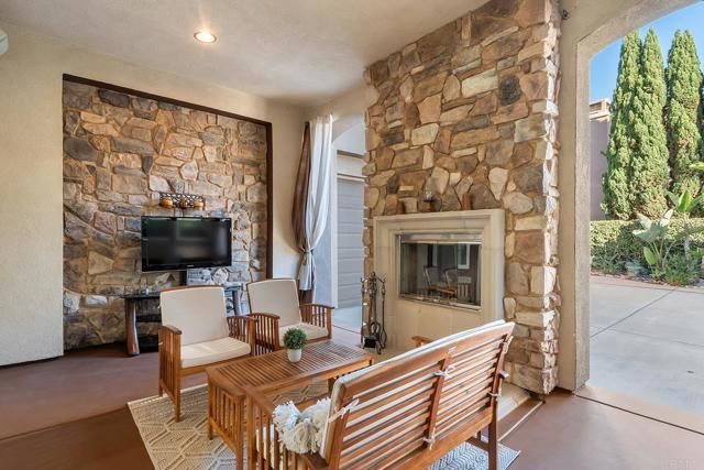 3222 Sitio Oceano, Carlsbad, CA 92009