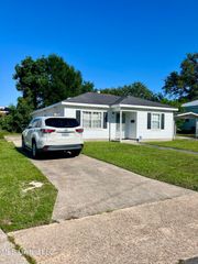 186 Summer Place, Biloxi, MS 39530