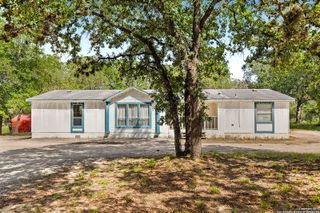 1040 Wild Flower, Floresville, TX 78114