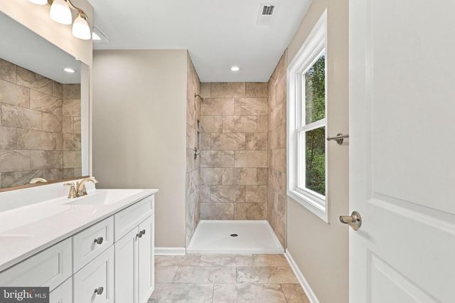152 PERSIMMON RD, Front Royal, VA 22630