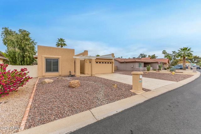26629 S NEW TOWN Drive, Sun Lakes, AZ 85248