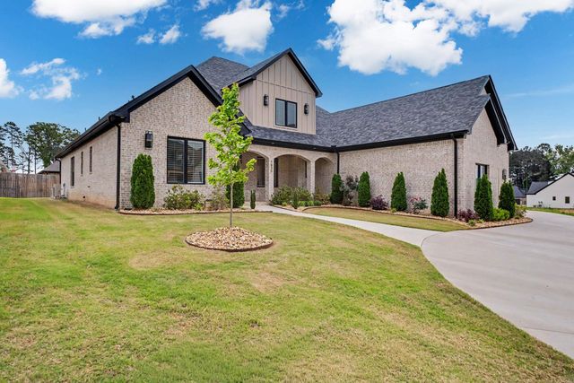 1630 Dolphin Drive, Conway, AR 72034