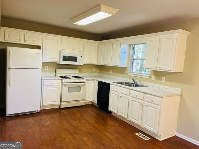 129 Lost Lake Drive, Villa Rica, GA 30180