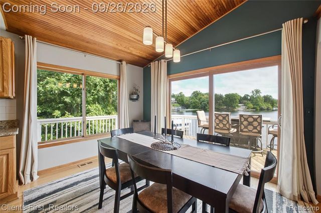 602 Cushing Street, Lake Orion, MI 48362