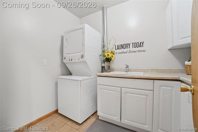 602 Cushing Street, Lake Orion, MI 48362
