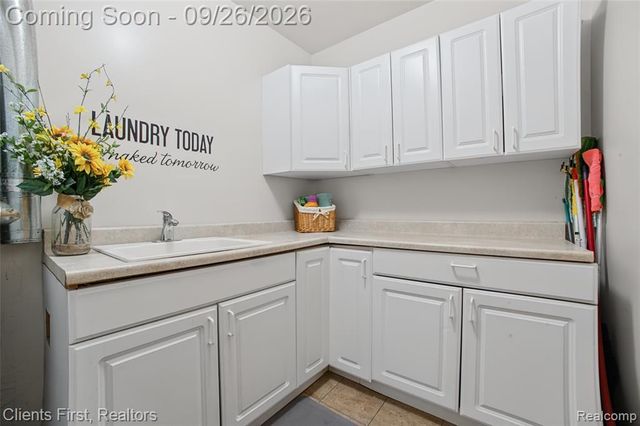 602 Cushing Street, Lake Orion, MI 48362