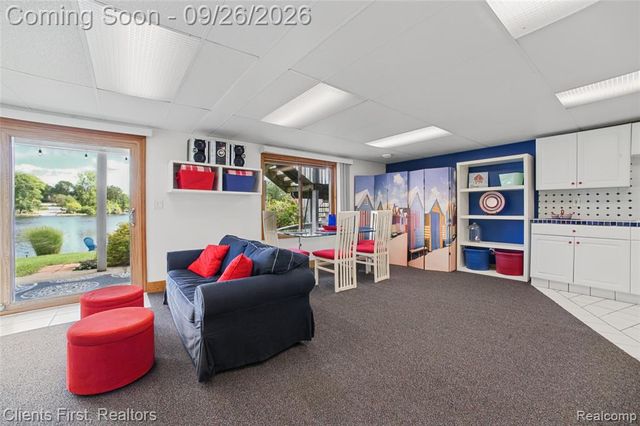 602 Cushing Street, Lake Orion, MI 48362