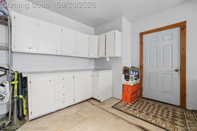 602 Cushing Street, Lake Orion, MI 48362
