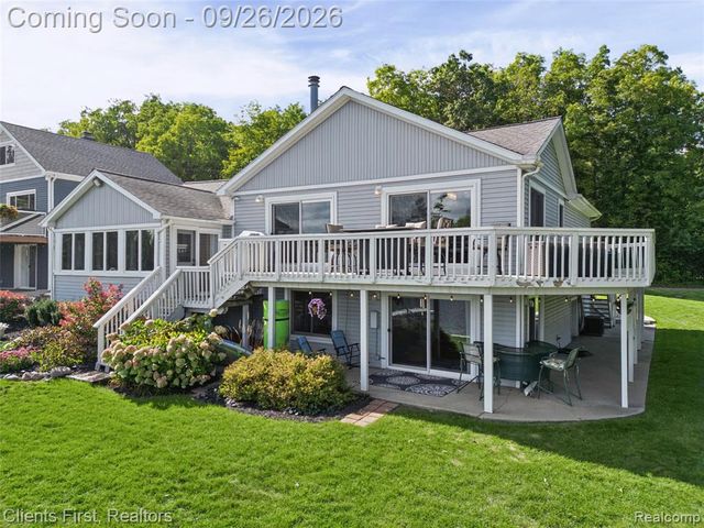 602 Cushing Street, Lake Orion, MI 48362