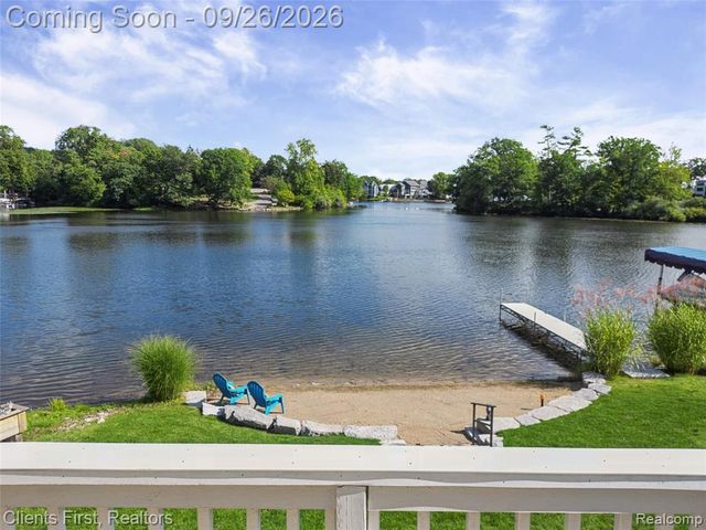 602 Cushing Street, Lake Orion, MI 48362