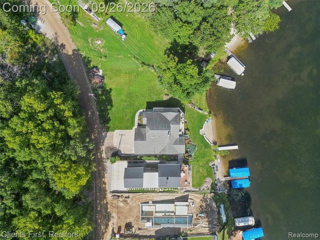 602 Cushing Street, Lake Orion, MI 48362
