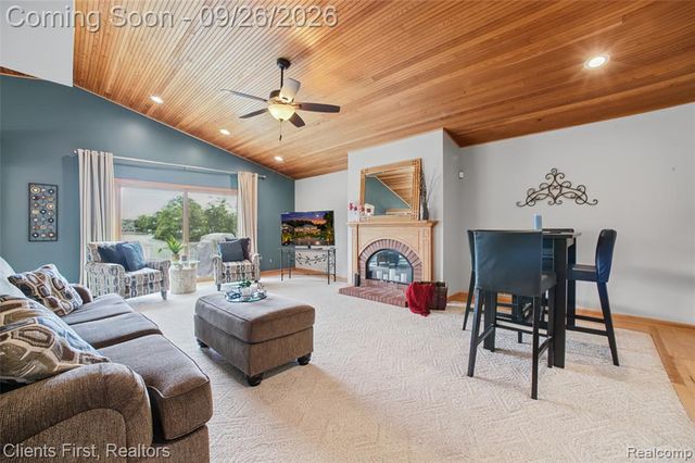 602 Cushing Street, Lake Orion, MI 48362