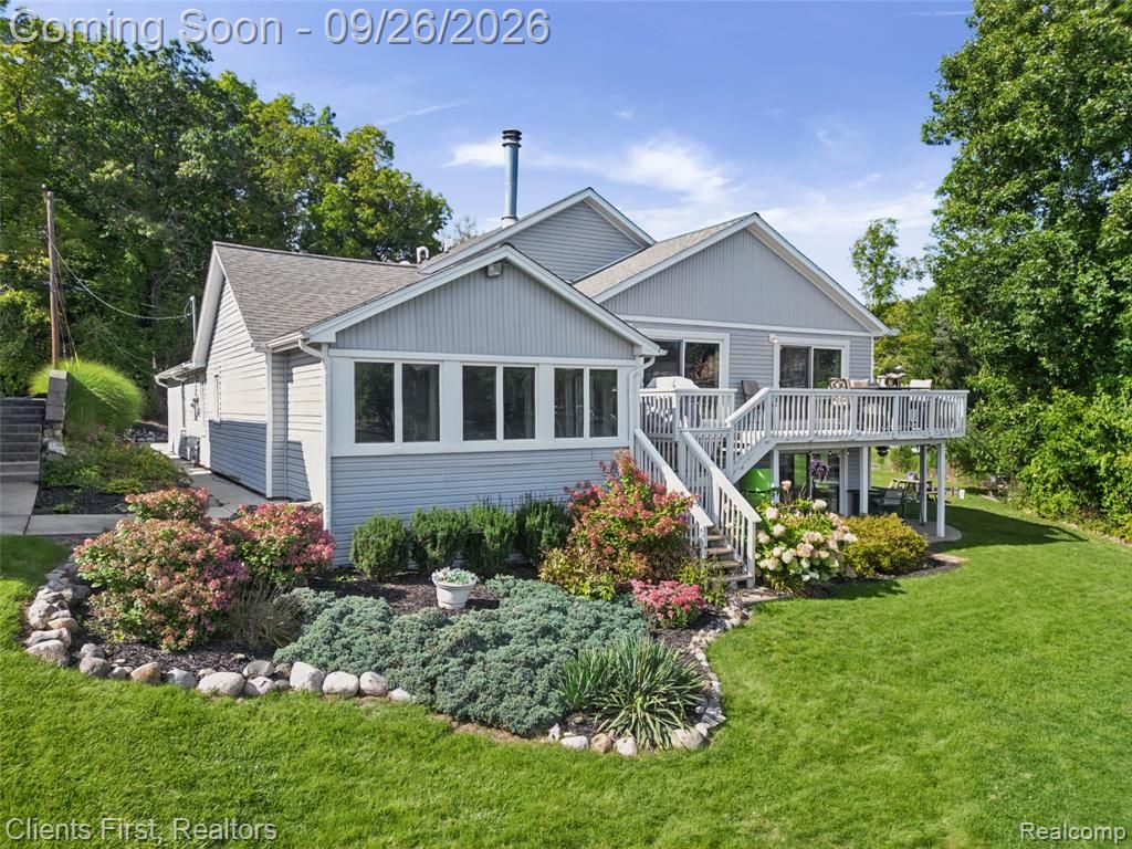 602 Cushing Street, Lake Orion, MI 48362