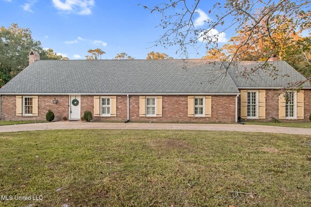 50 Poplar Circle, Gulfport, MS 39507