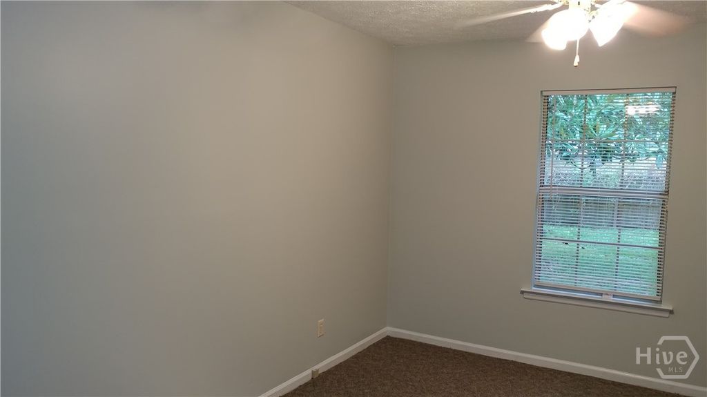 Image 9 of property listing at 191 Falcon Drive, Richmond Hill, GA 31324
