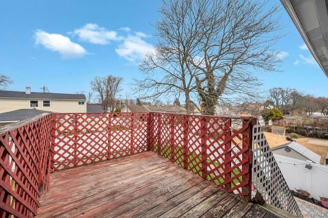 41 Walton Street, Brentwood, NY 11717