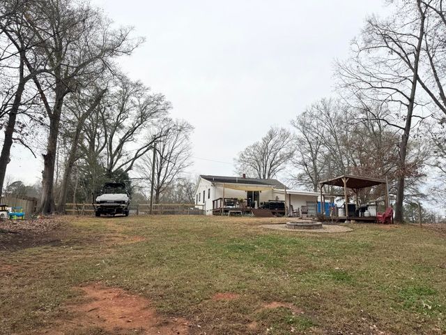 1725 W Georgia Road, Woodruff, SC 29388
