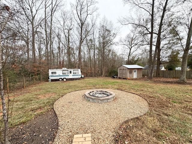 1725 W Georgia Road, Woodruff, SC 29388