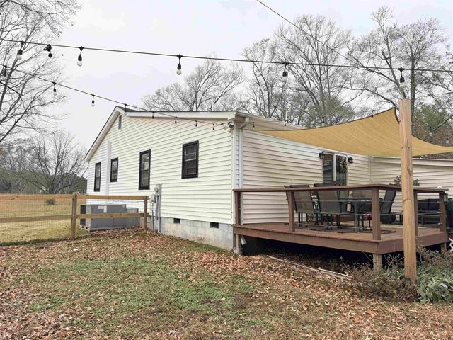 1725 W Georgia Road, Woodruff, SC 29388