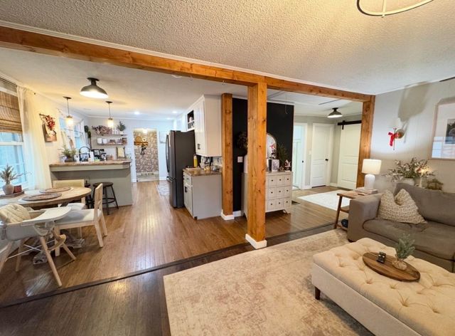 1725 W Georgia Road, Woodruff, SC 29388