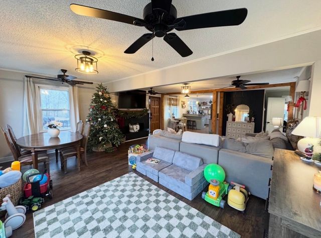 1725 W Georgia Road, Woodruff, SC 29388