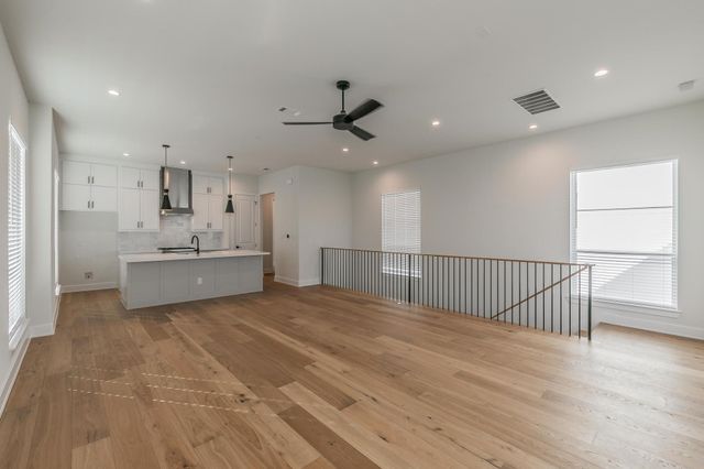 682 W Main Street, Arlington, TX 76013
