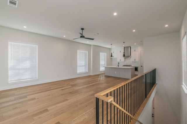 682 W Main Street, Arlington, TX 76013