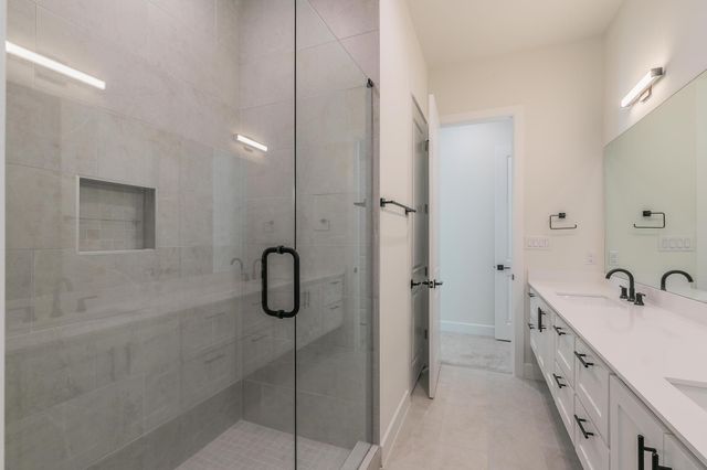 682 W Main Street, Arlington, TX 76013