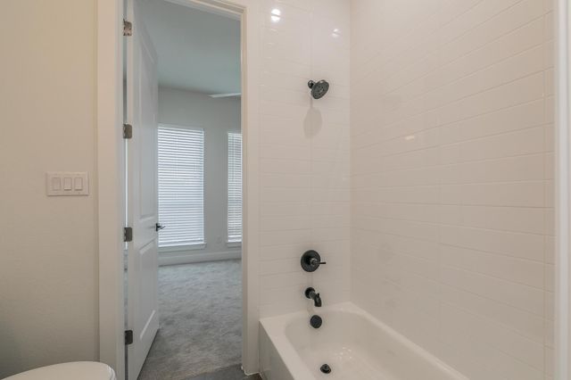682 W Main Street, Arlington, TX 76013